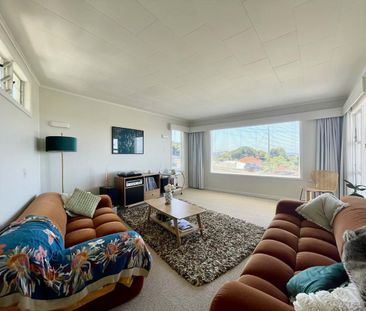 3-Bedroom Home with Ocean Views - Photo 2