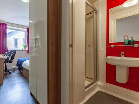 1 bedroom in a flat share to rent - Photo 5