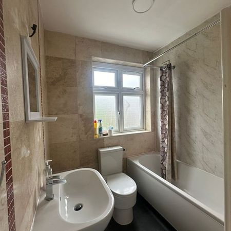 Room in a Shared House, Leeds, LS7 - Photo 4