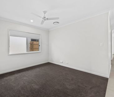 BRAND NEW LIVING IN THE SANCTUARY ESTATE! - Photo 6