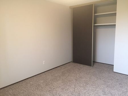 Spacious 1 Bedroom Apartment Located in a Well-Maintained Building - Photo 5