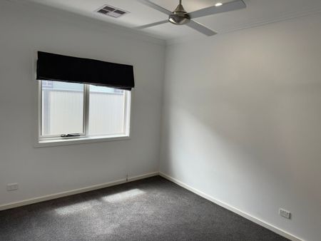 Three Bedroom House - Photo 3