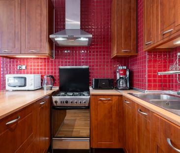 Carrer del Roser, Barcelona, Catalonia 08004 - Photo 4