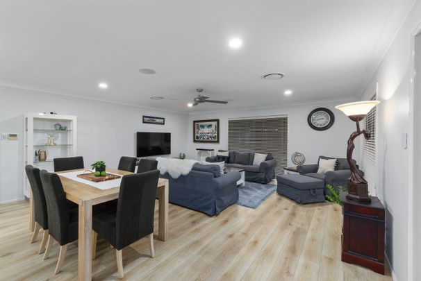 IMMACULATE LOWSET WITH POOL - Photo 1