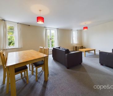 3 bedroom flat to rent - Photo 2