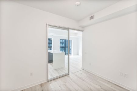 For Lease - 395 Dundas Street Unit# 618, Oakville, Ontario - Photo 4