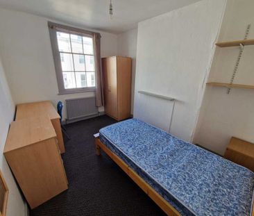 5 Bed Student Accommodation - Photo 5