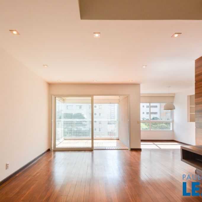 Duplex - Photo 1