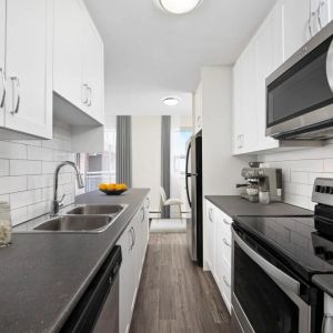 Diplomat Apartments - Photo 3