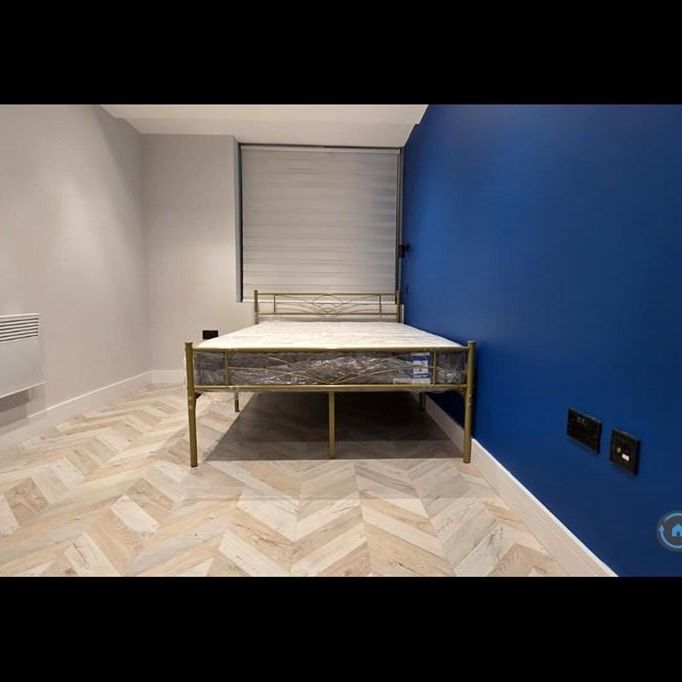 Studio to rent - Photo 1