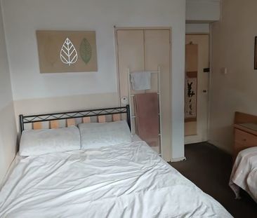 Room in a Shared House, The Vale, W3 - Photo 5