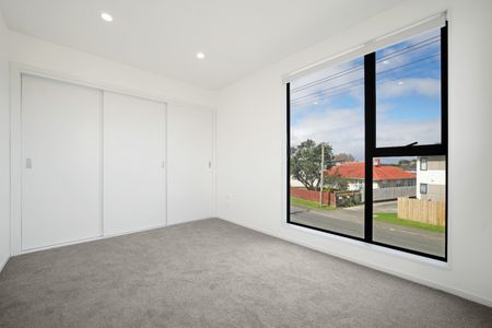 Brand New in Mt Wellington - Photo 4