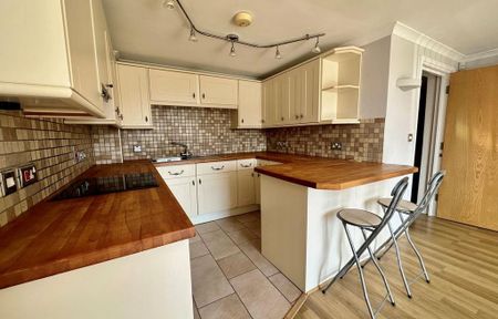 2 bedroom flat to rent - Photo 5