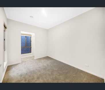 For Lease - Modern Family Living in a Quiet, Convenient Wyndham Val... - Photo 6