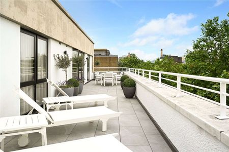 A truly stunning brand new two bedroom apartment with the most impressive 500sqft terrace spanning the entire width of the apartment. - Photo 4