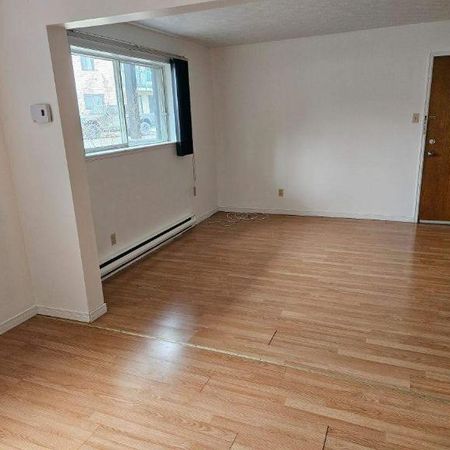 1 CH - 1 SDB - Windsor - $825 /mo - Photo 3
