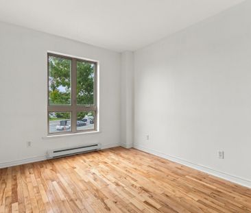 375 Boul. Marcel-Laurin, #210 - Photo 2