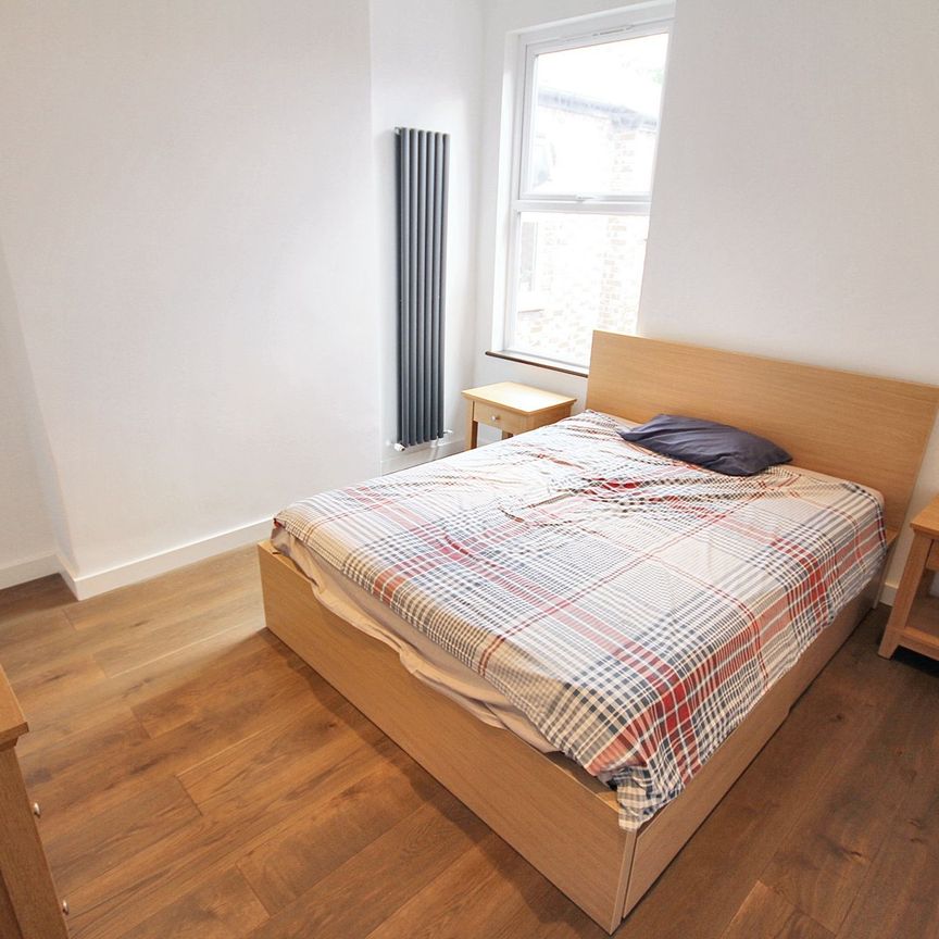 Temple Road, London, NW2 - Photo 1