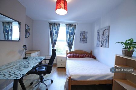5 bedroom semi-detached house to rent - Photo 5