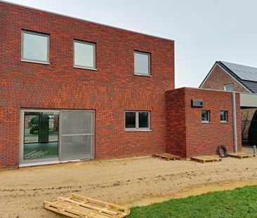 Moderne nieuwbouwwoning met 4 slaapkamers, gezellige tuin en carport - Foto 5