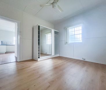 1037 Logan Road, Holland Park West QLD 4121 - House For Rent | Domain - Photo 4