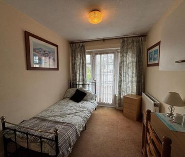 House share to rent - Photo 2