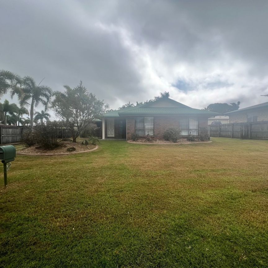 AIR CONDITIONED HOME WITH 2 BAY SHED - Photo 1