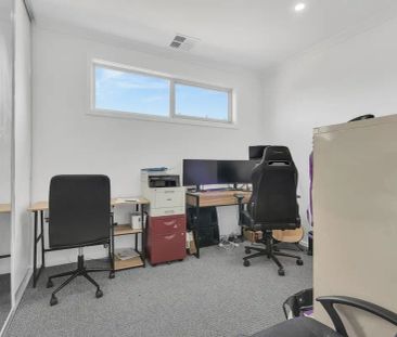 “Hi, I’m Your Easy, Modern Living in a Great Spot” - Photo 5