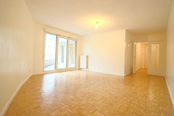 Co- Location 1 chambre dans un Appartement T4 de de 98m2 av balcon- a 15 mn a pied DOUA, INSA, CPE, IUT lyon - Photo 1