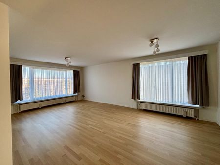 Lichtrijk appartement met 3 slaapkamers in het centrum van Schoten! - Foto 2