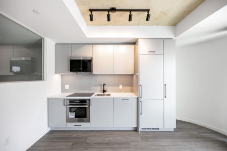 For Lease - 689 The Queensway Street Unit# 505, Toronto, Ontario - Photo 5