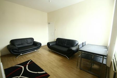 3 Bed - Simonside Terrace, Heaton, Ne6 - Photo 3