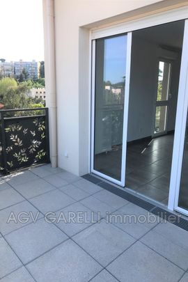 Location Appartement 3 pièces 57m² TOULON 83000 - Photo 1