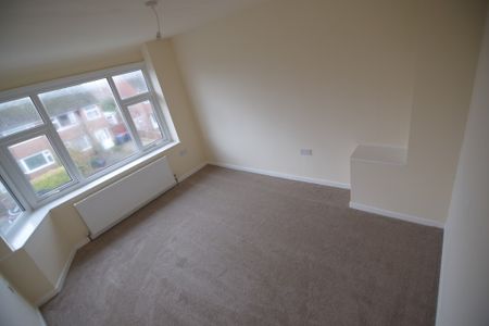 To Let 3 Bed Semi-Detached House - Photo 3