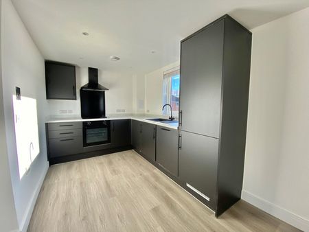 2 bedroom apartment - Photo 2