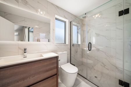 Modern Fully Furnished Family Home in Te Atatu South - Photo 4