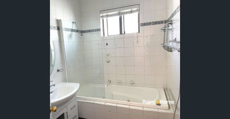 Stylish and Sophisticated - Photo 4