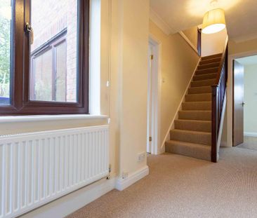 4 bedroom detached house to rent - Photo 6