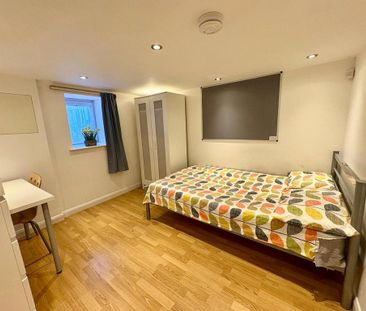 5 bedroom terraced house to rent - Photo 3