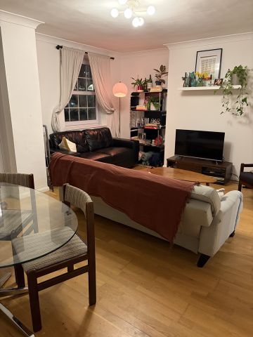 3 Bed Flat, Ferron Road, E5 - Photo 2