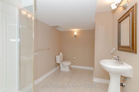 Detached Home For Lease | W8129146 - Photo 2