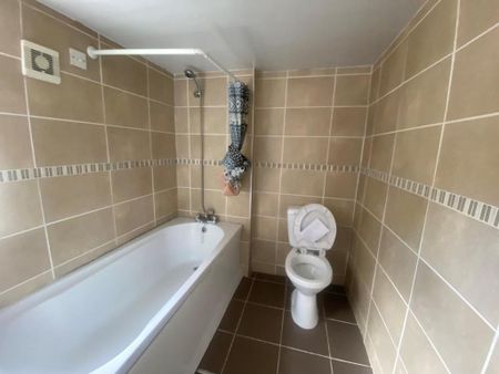 4 bedroom terraced house to rent - Photo 3