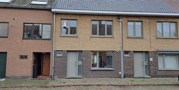 Rijwoning te huur in Lokeren voor € 1.000 met 3 slaapkamers - Photo 1