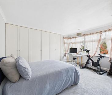 4 bedroom semi-detached house to rent - Photo 3