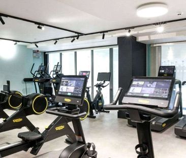 Rent at the iconic Thames Quarter; this second floor, two bedroom a... - Photo 4