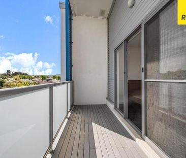 Immaculate Tri-level Harrison Apartment - Photo 6