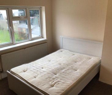 3 bedroom semi-detached house to rent - Photo 6
