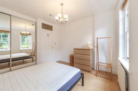 1 bedroom flat in London - Photo 3