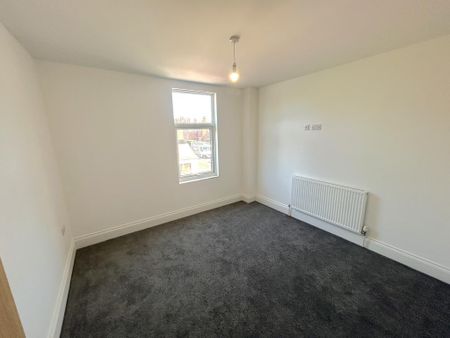 5 bedroom semi-detached house to rent - Photo 4