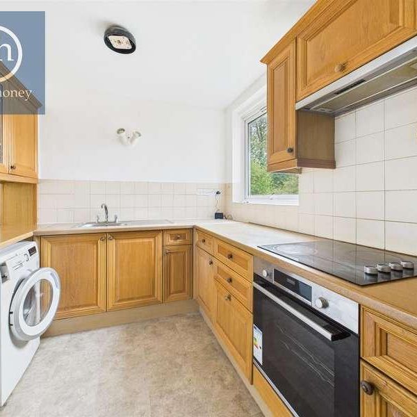 Lingfield Close, Northwood, Middlesex, HA6 - Photo 1